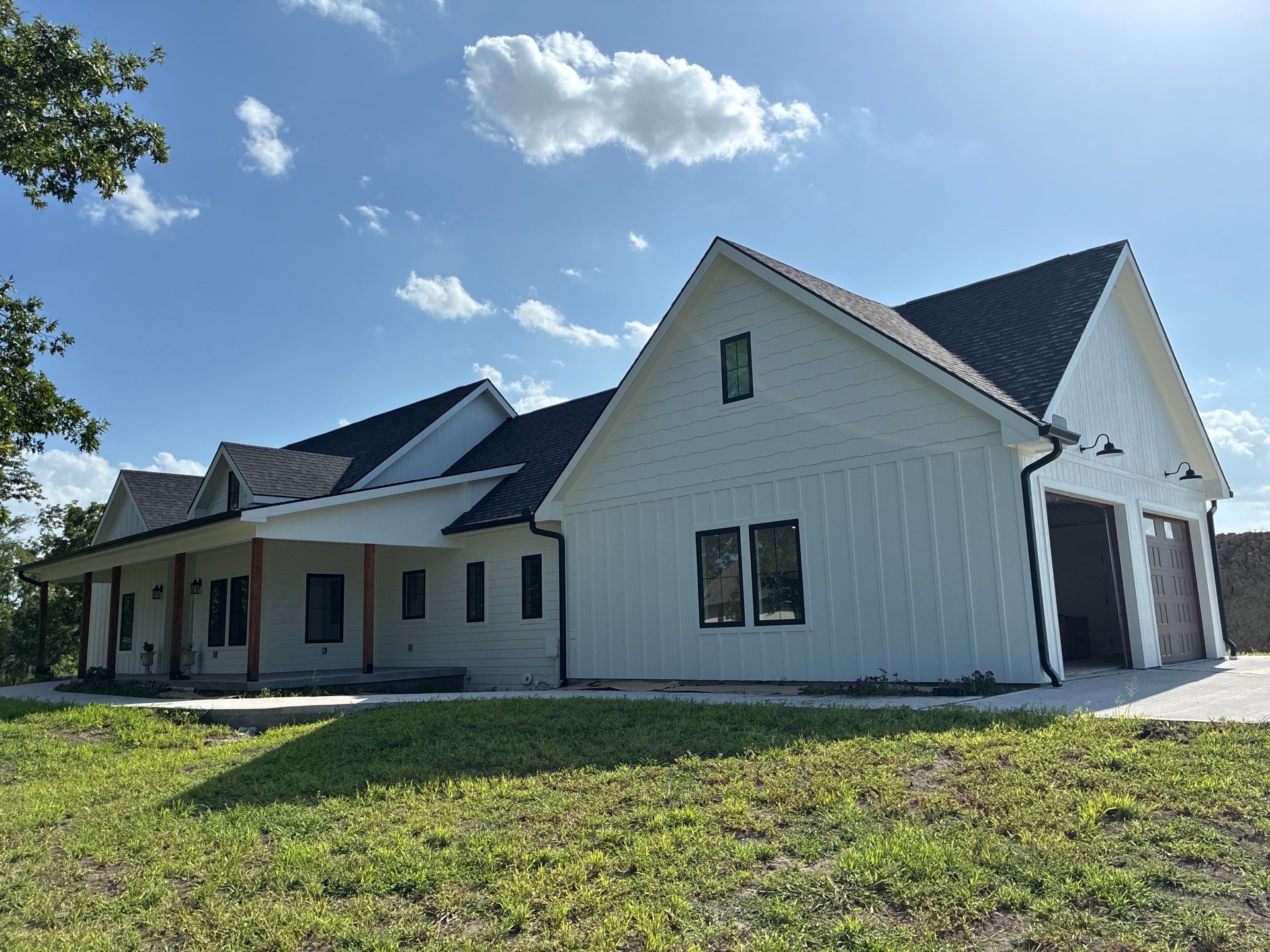 Custom home electrical installation in Harrisonville, Missouri